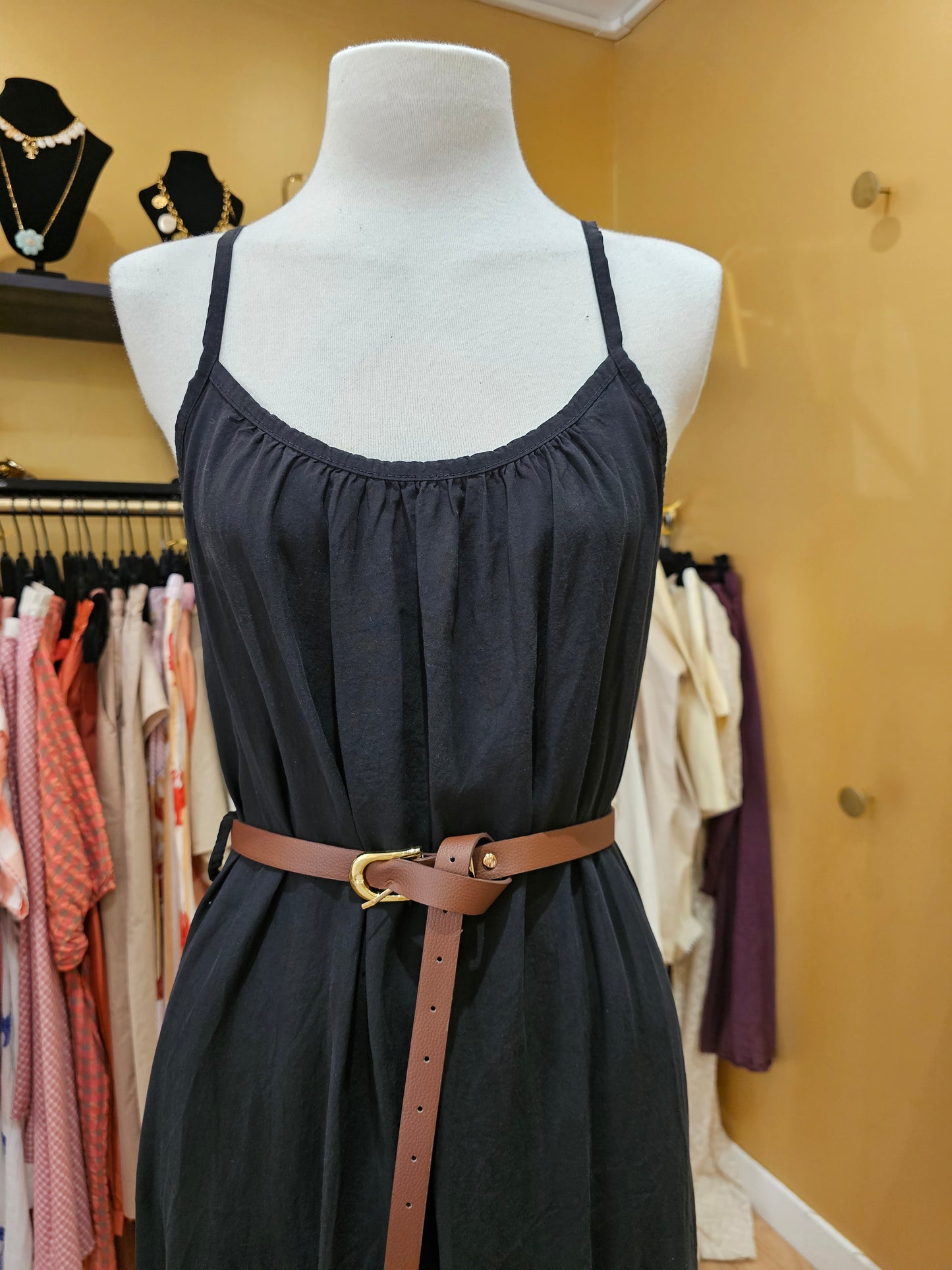 Robe noire johanna paris