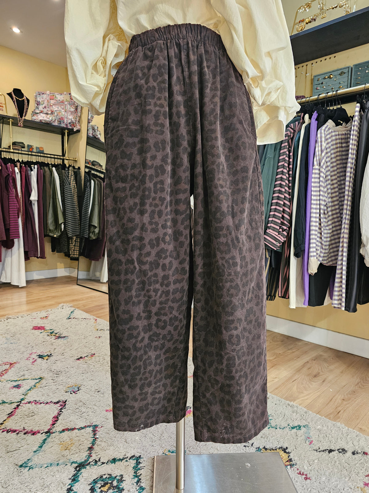 Pantalon magique velours leopard marron johanna paris