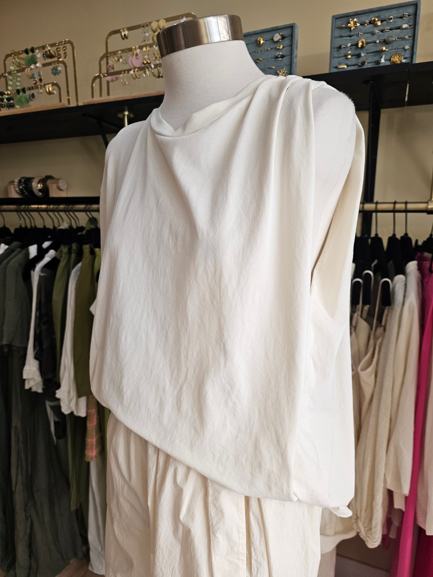 Tshirt 1 epaule ecru johanna paris