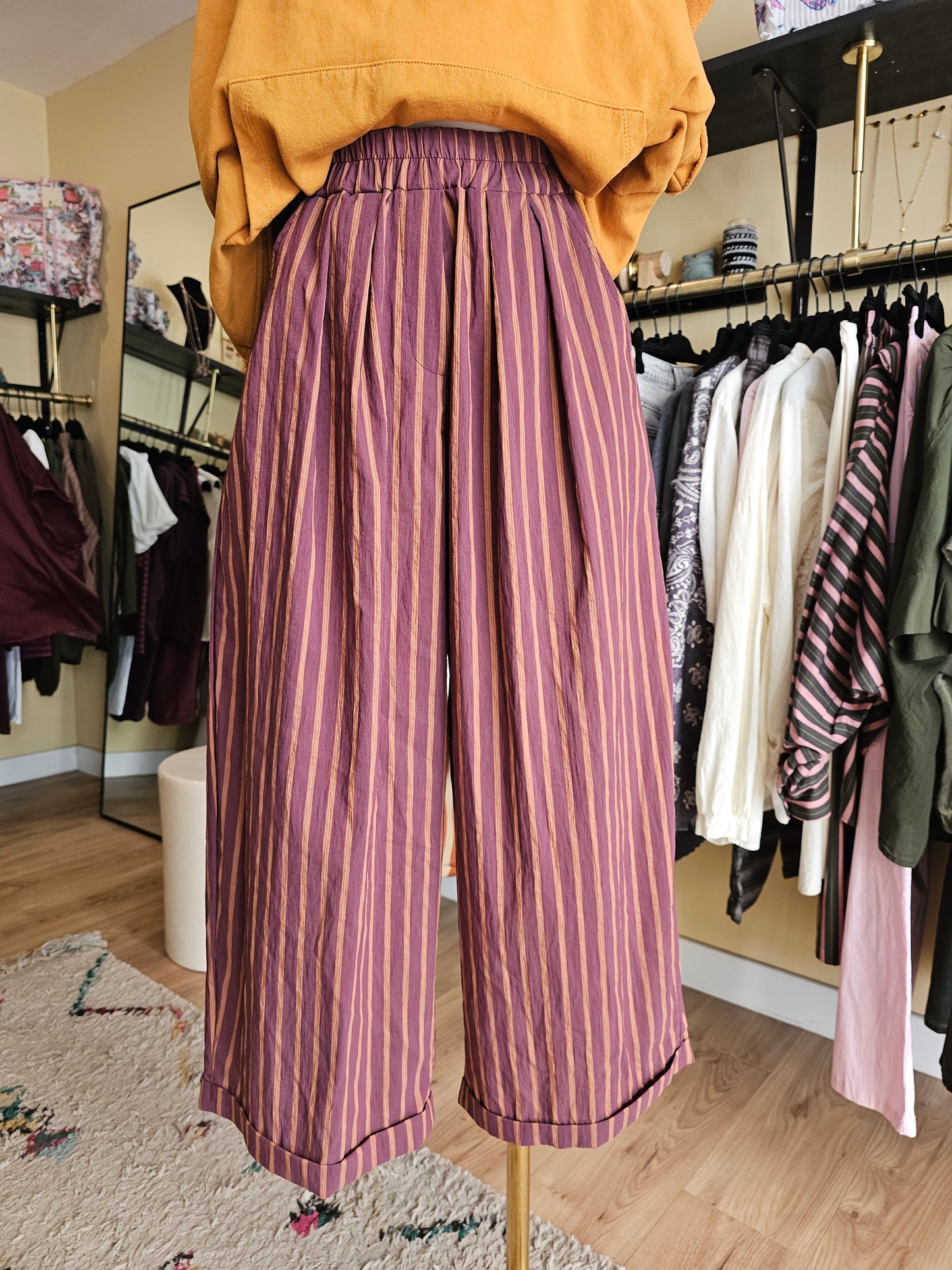 Pantalon magique rayé prune