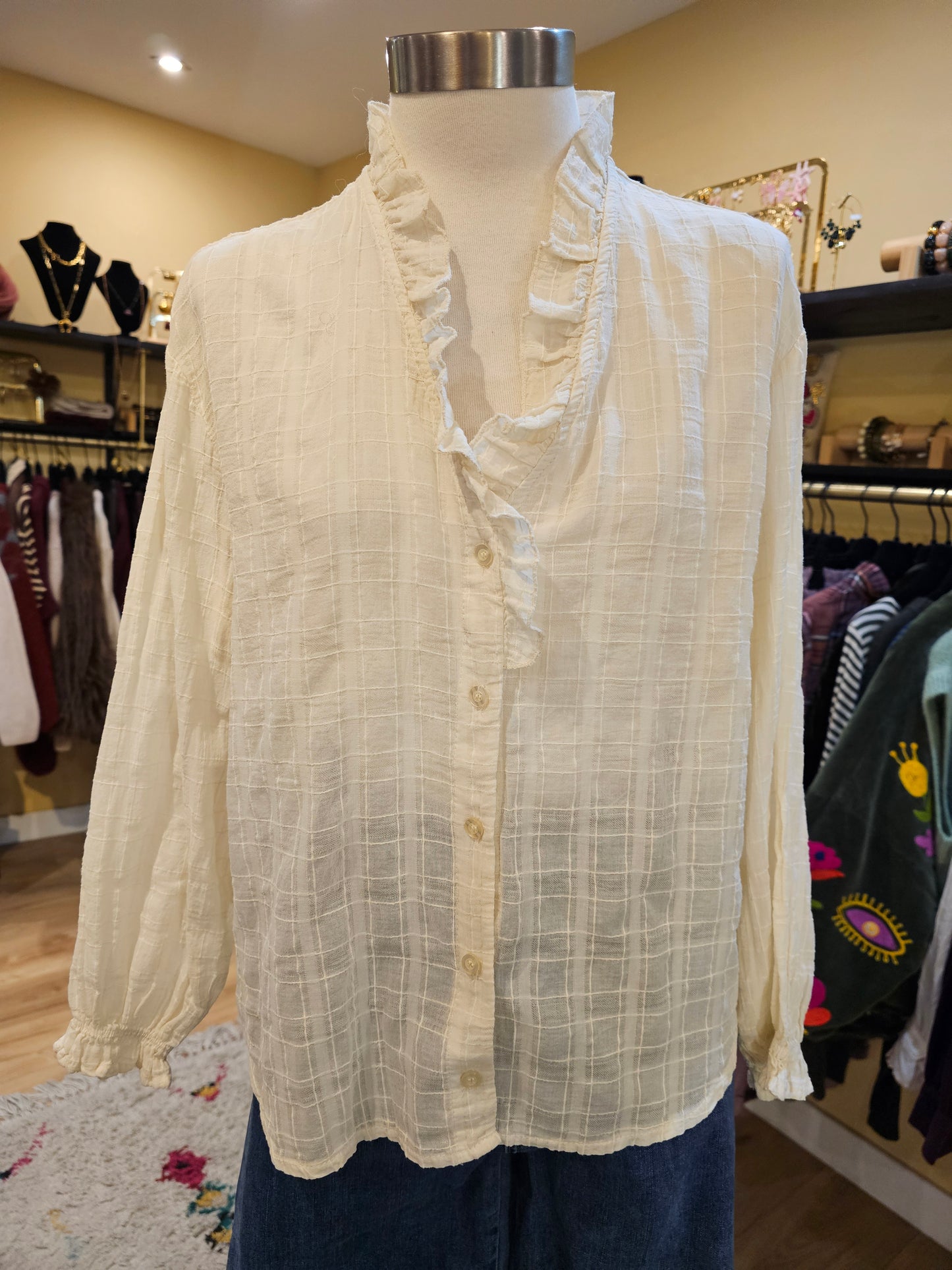 Chemise ecrue col volanté Johanna Paris