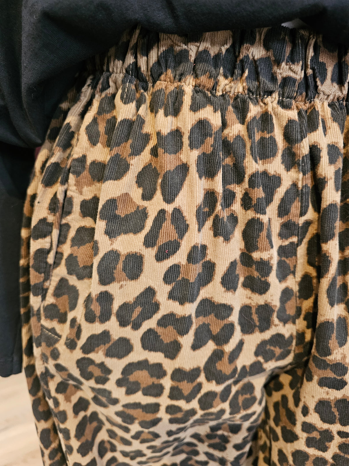 Pantalon magique velours leopard camel Johanna Paris