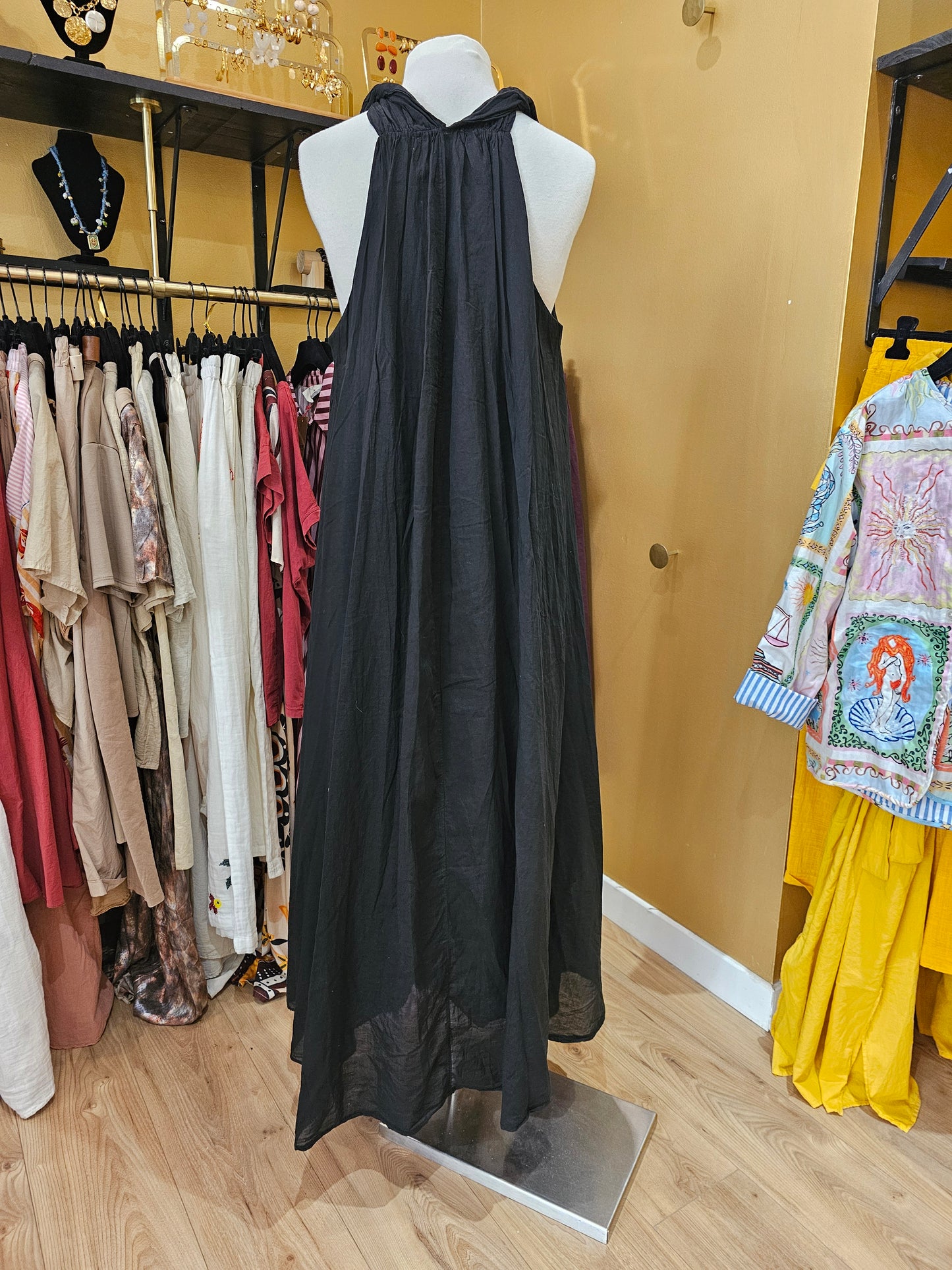 Robe noire johanna paris