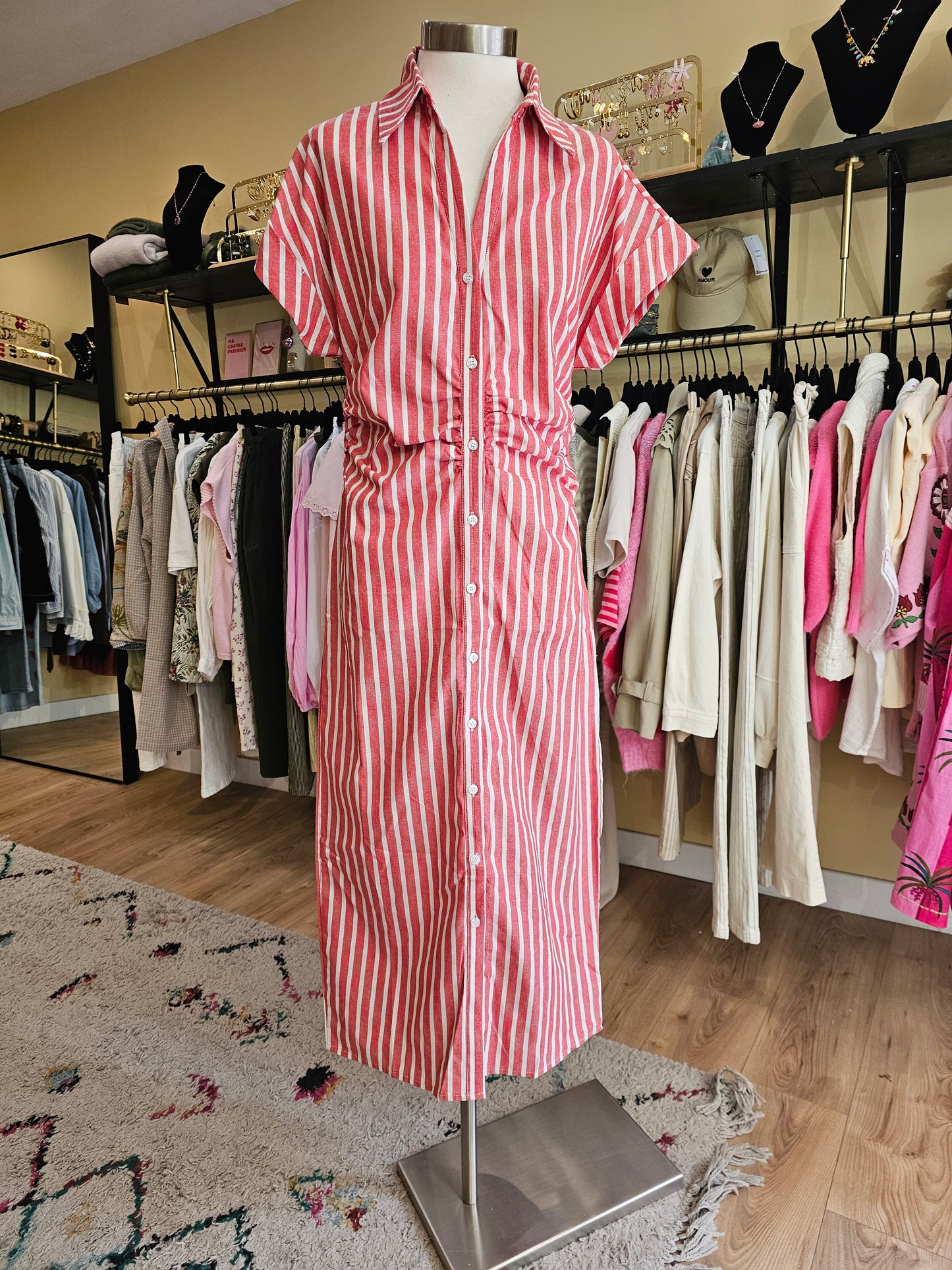 Robe rayée rouge et blanc