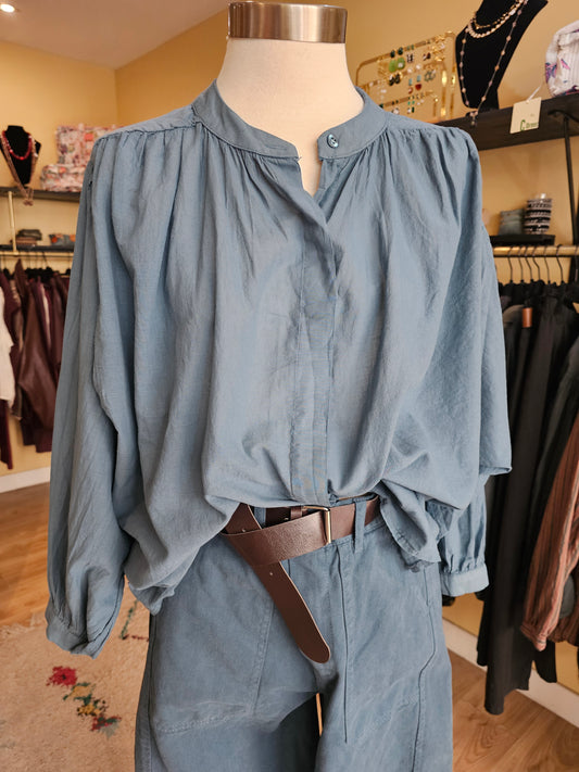 Chemise en coton bleu canard