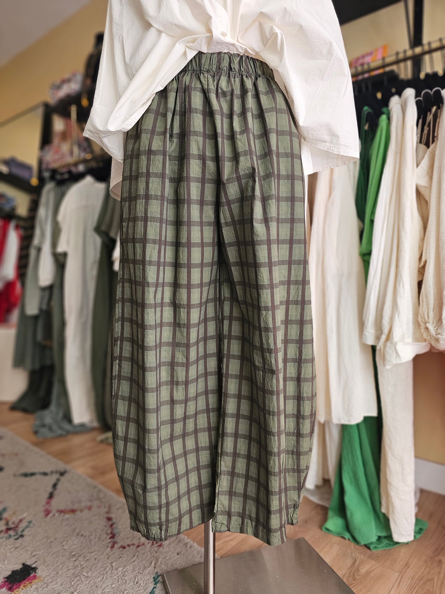 Pantalon à carreaux kaki Johanna Paris