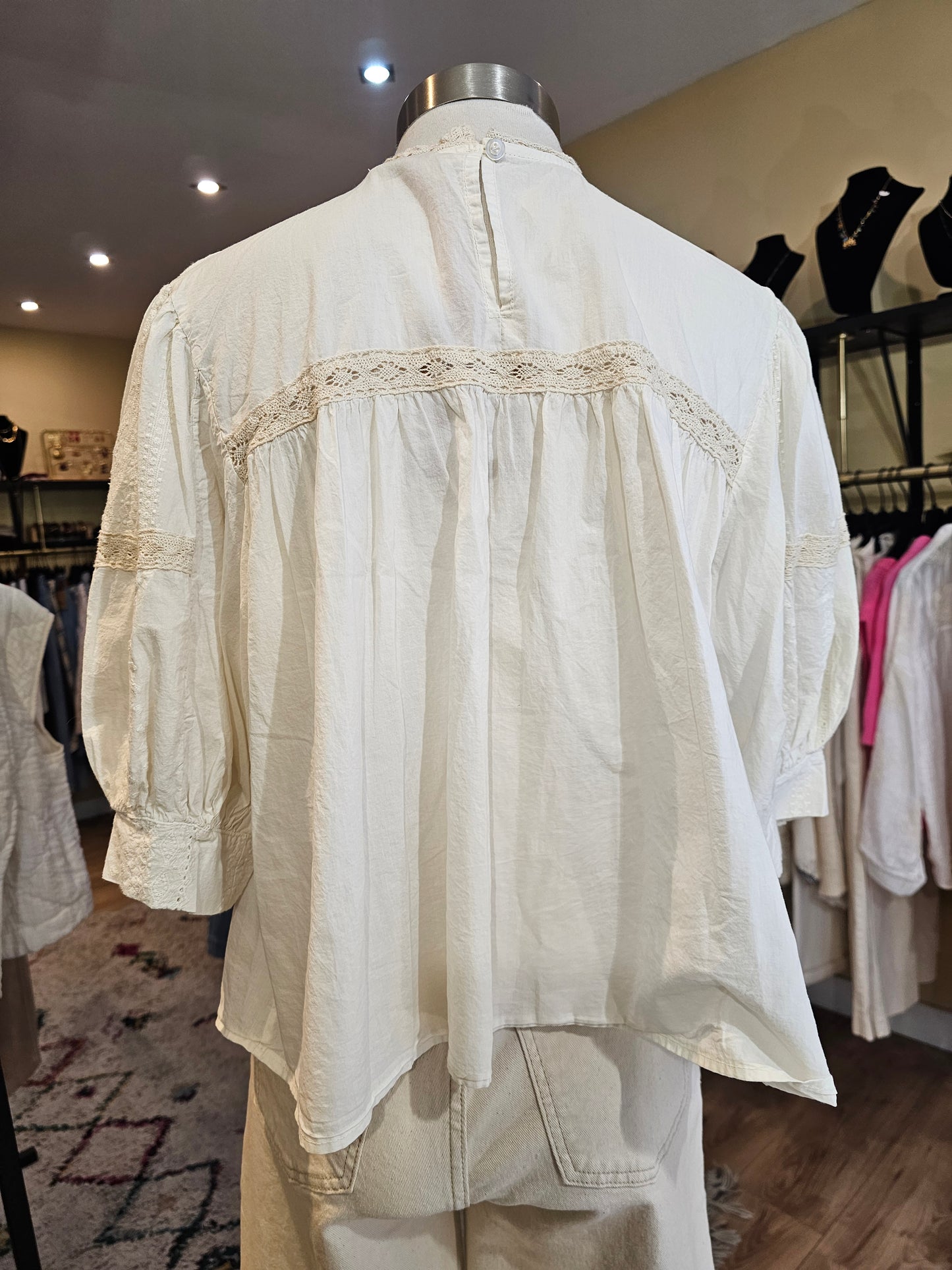 Top ecrue dentelle Johanna Paris