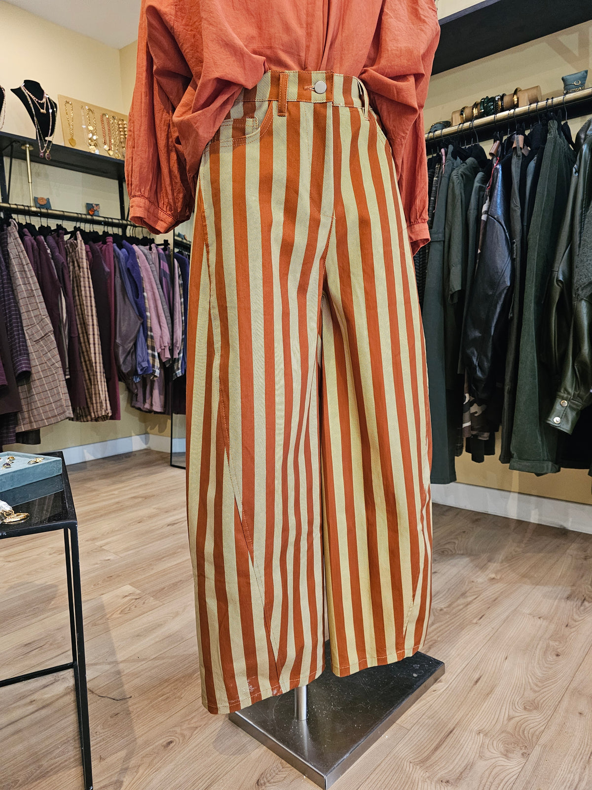 Pantalon rayé terracotta