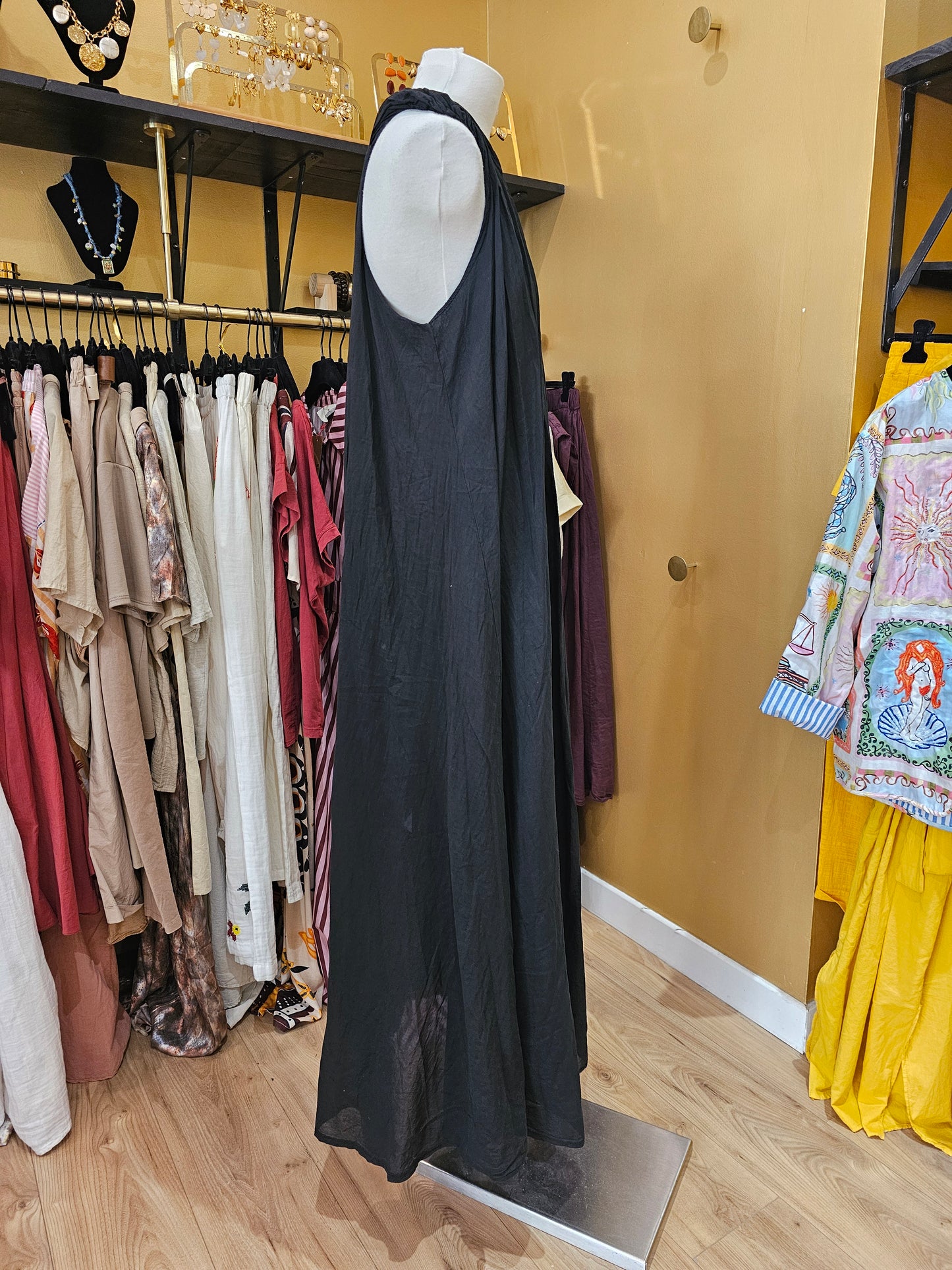 Robe noire johanna paris