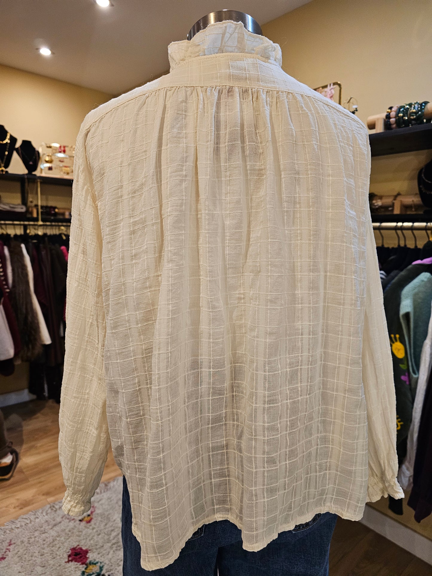 Chemise ecrue col volanté Johanna Paris