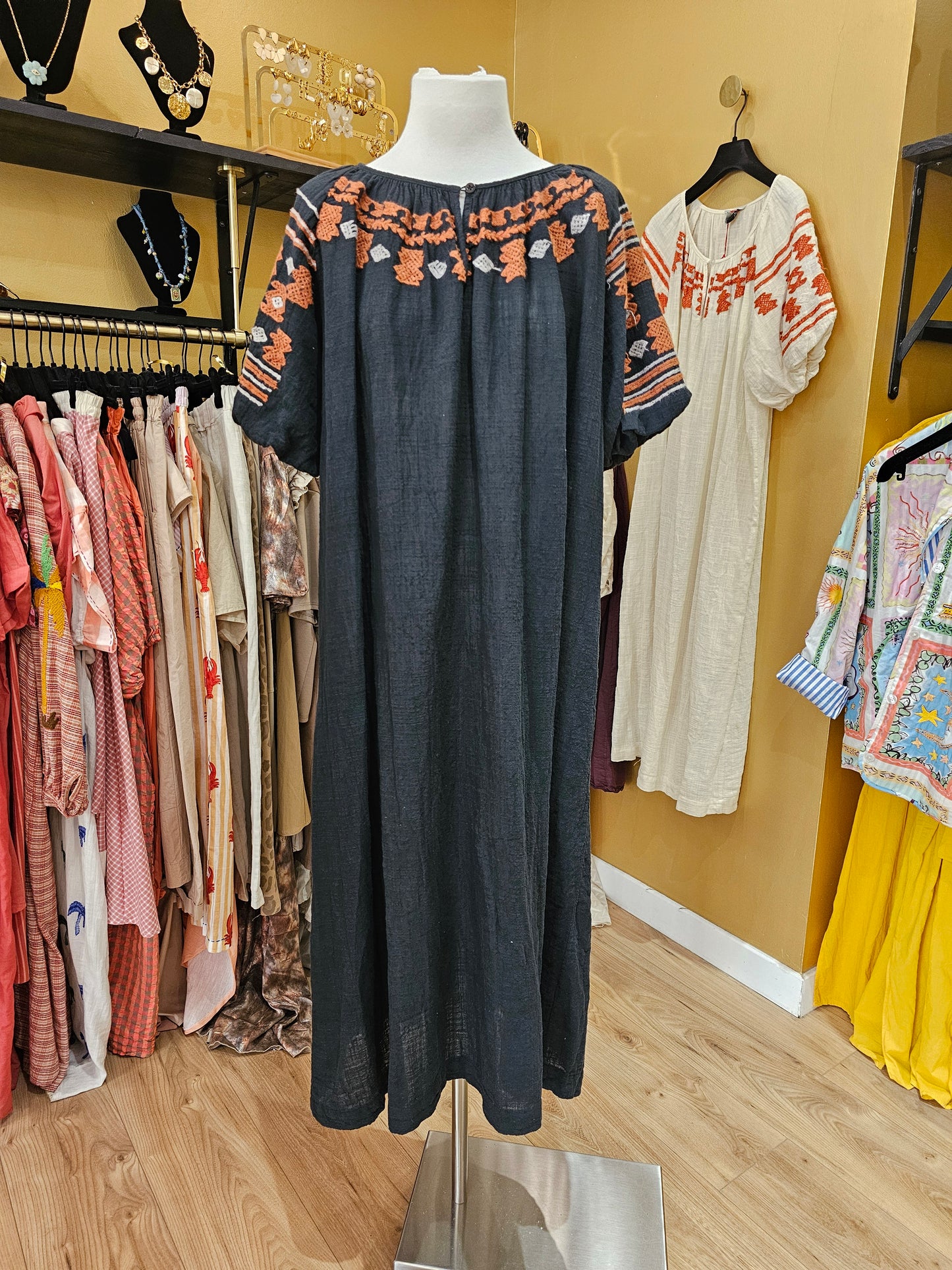 Robe brodée johanna Paris