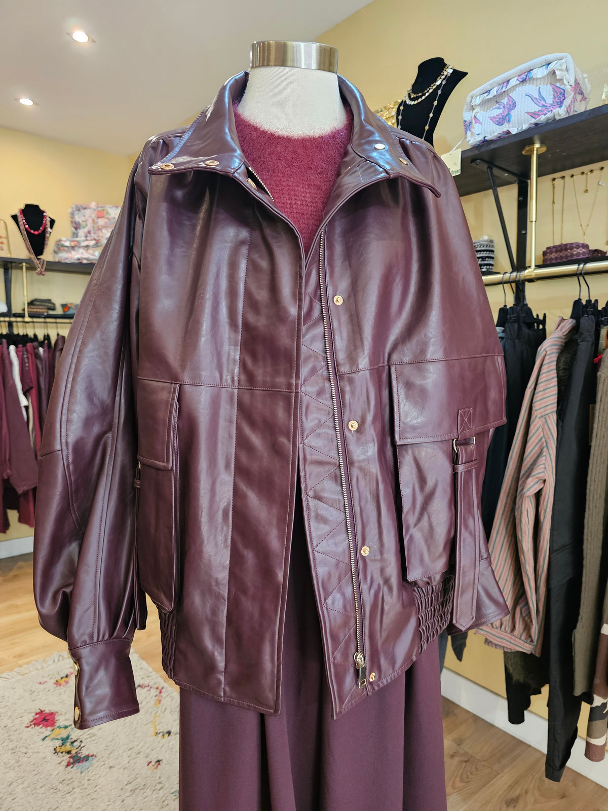 Blouson prune en cuir oversize