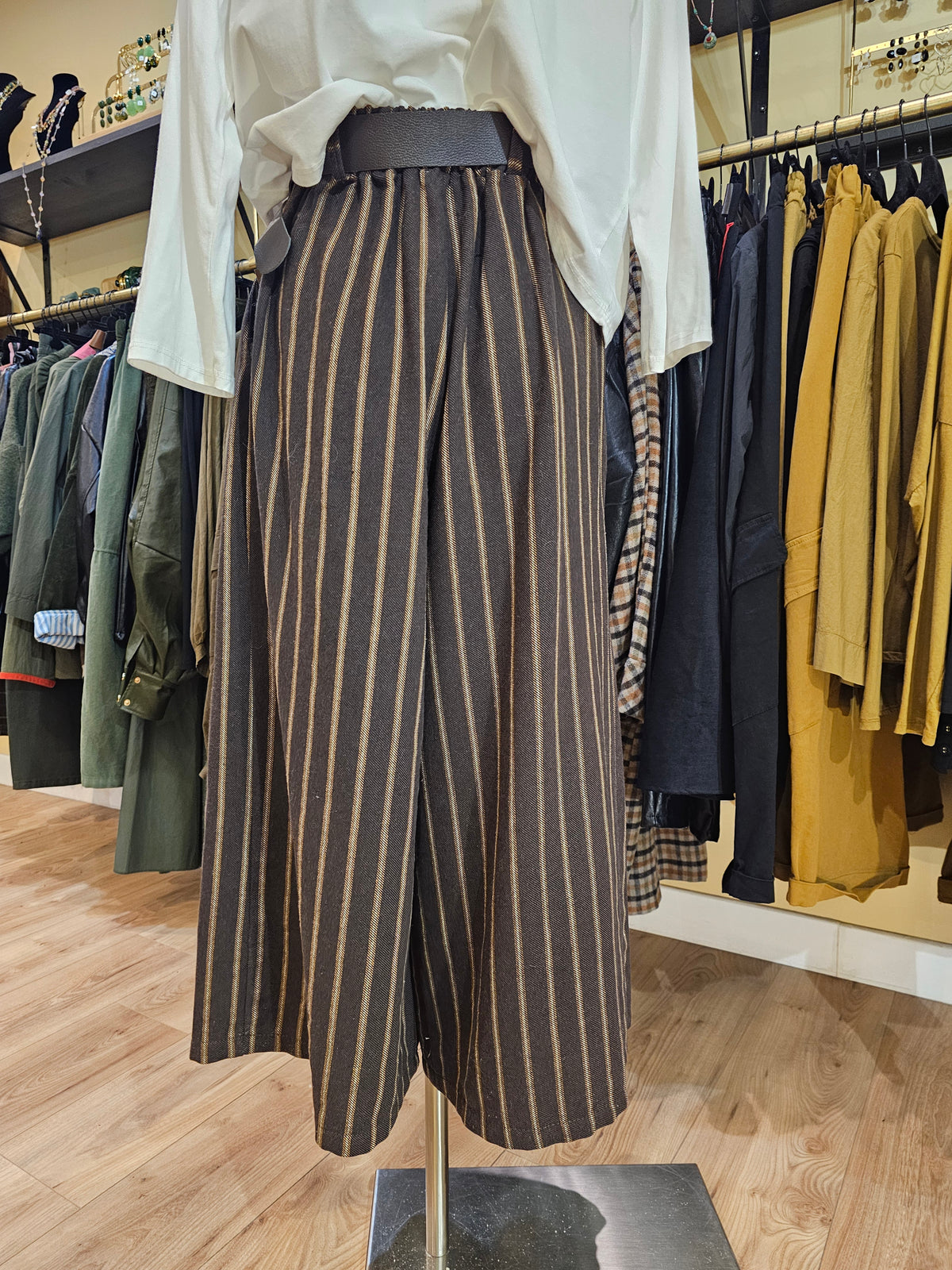 Pantalon marron rayé camel et ecru Johanna paris