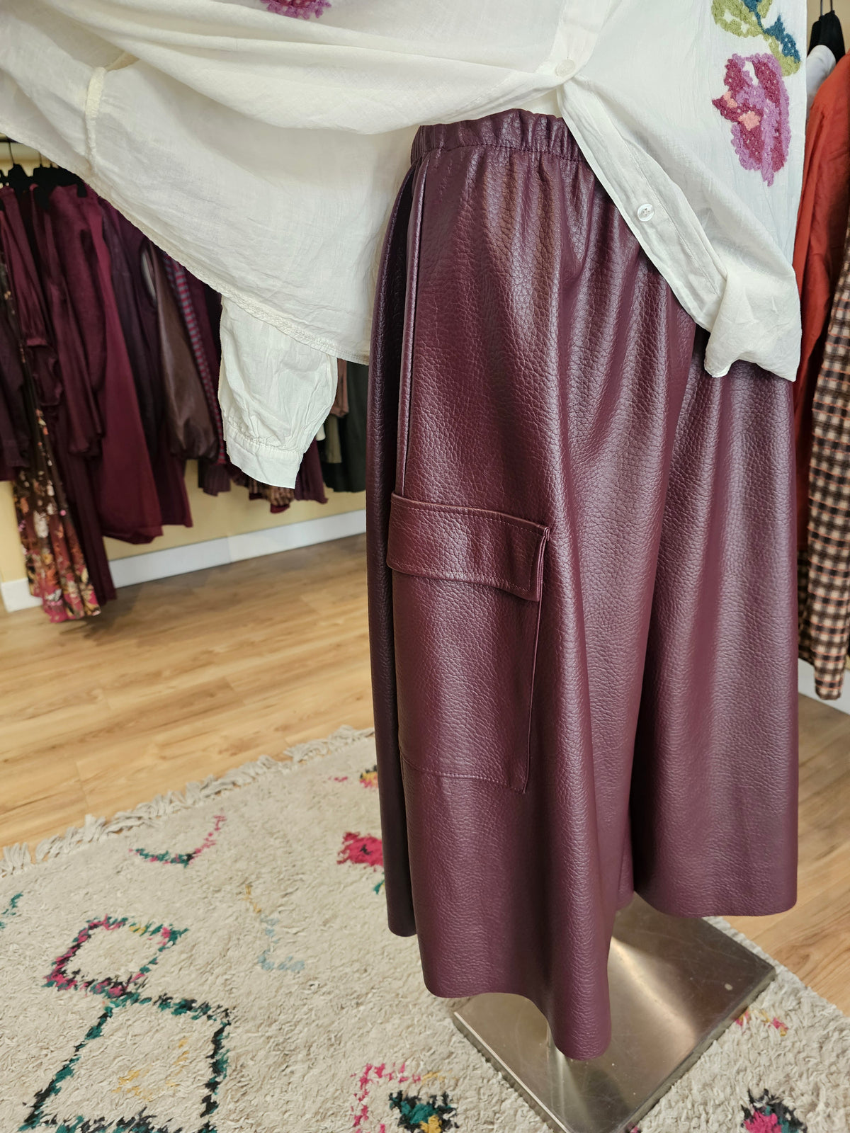 Jupe culotte en cuir prune johanna paris