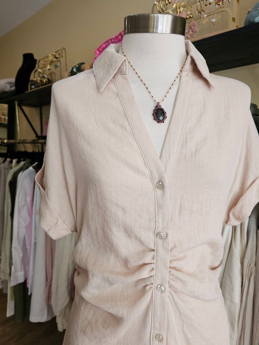 Robe chemise beige froncée