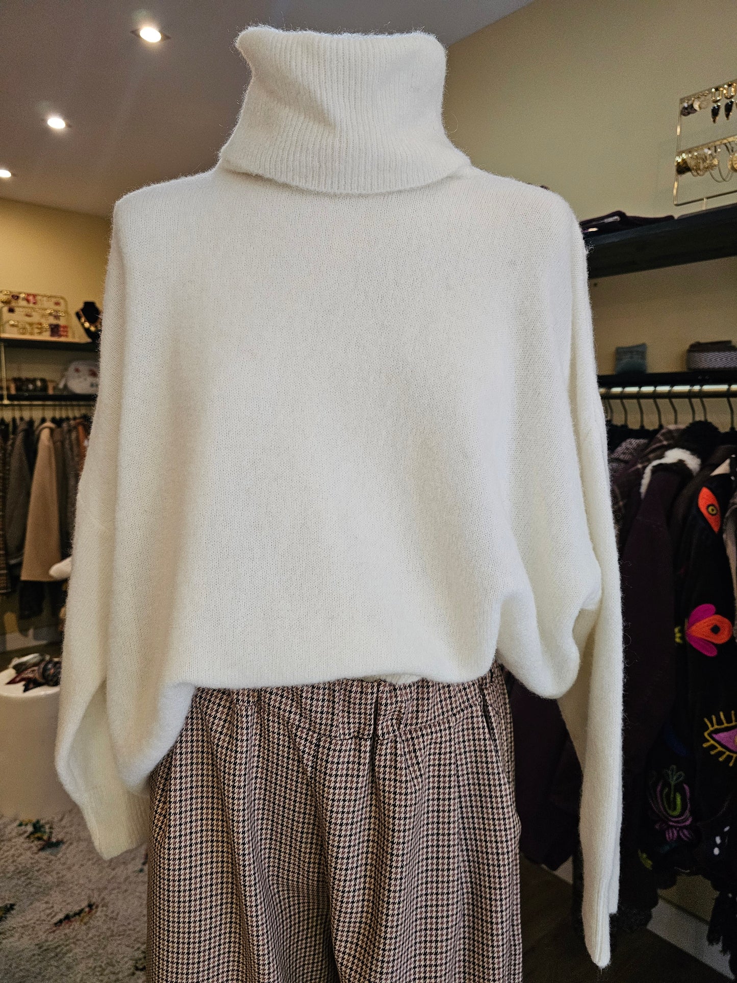 Pull col roulé ecru Johanna Paris