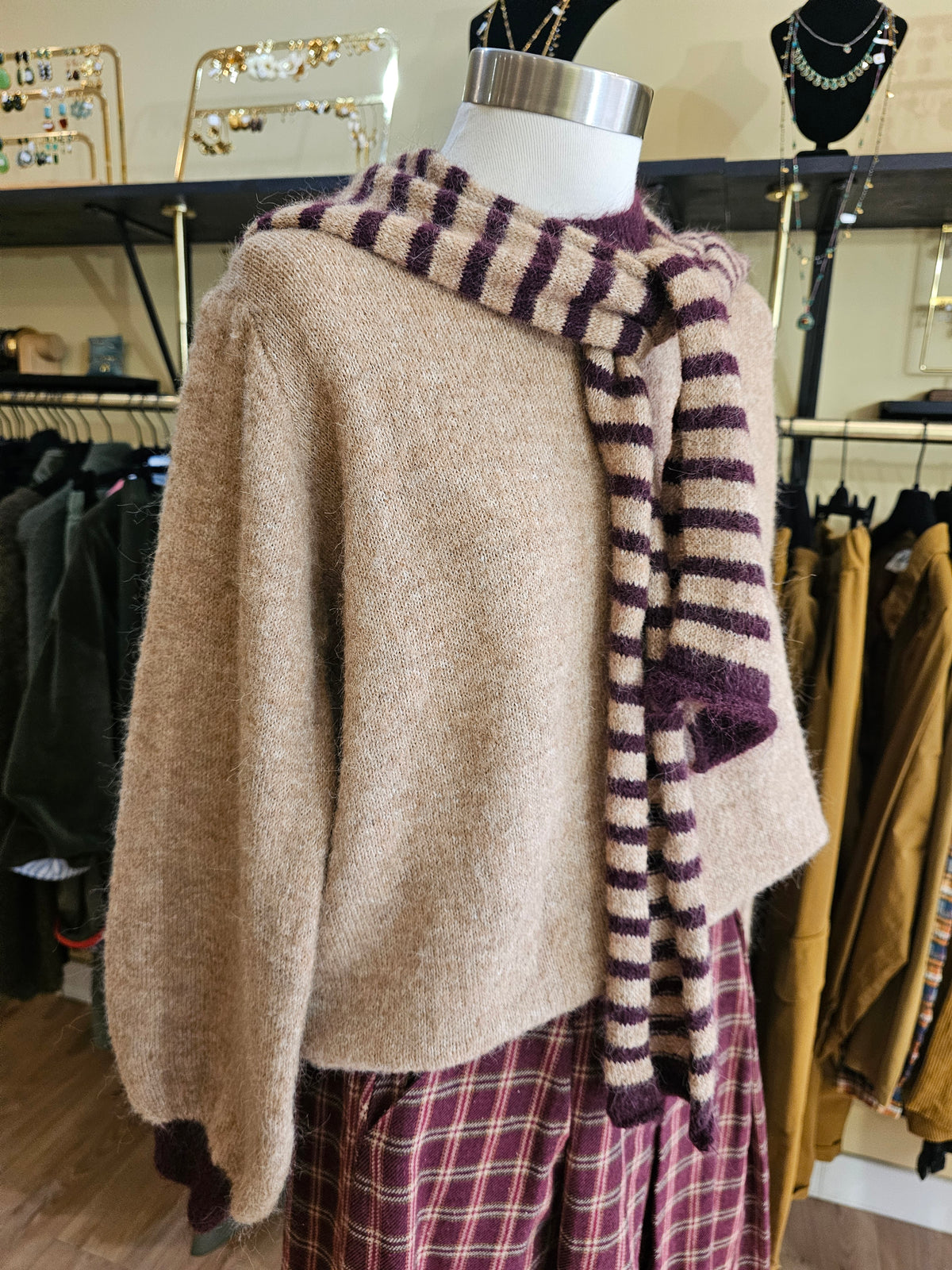 Pull echarpe amovible camel et prune Johanna Paris