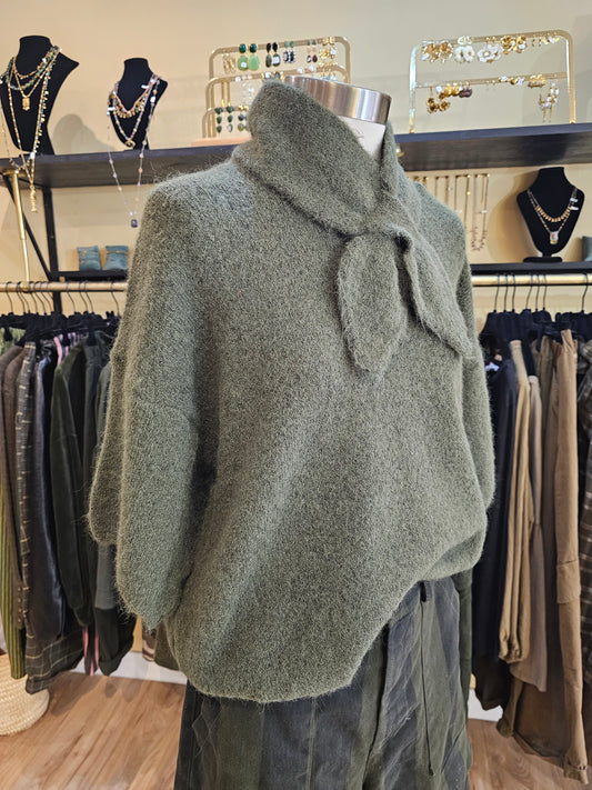 Pull kaki manches courtes echarpe amovible