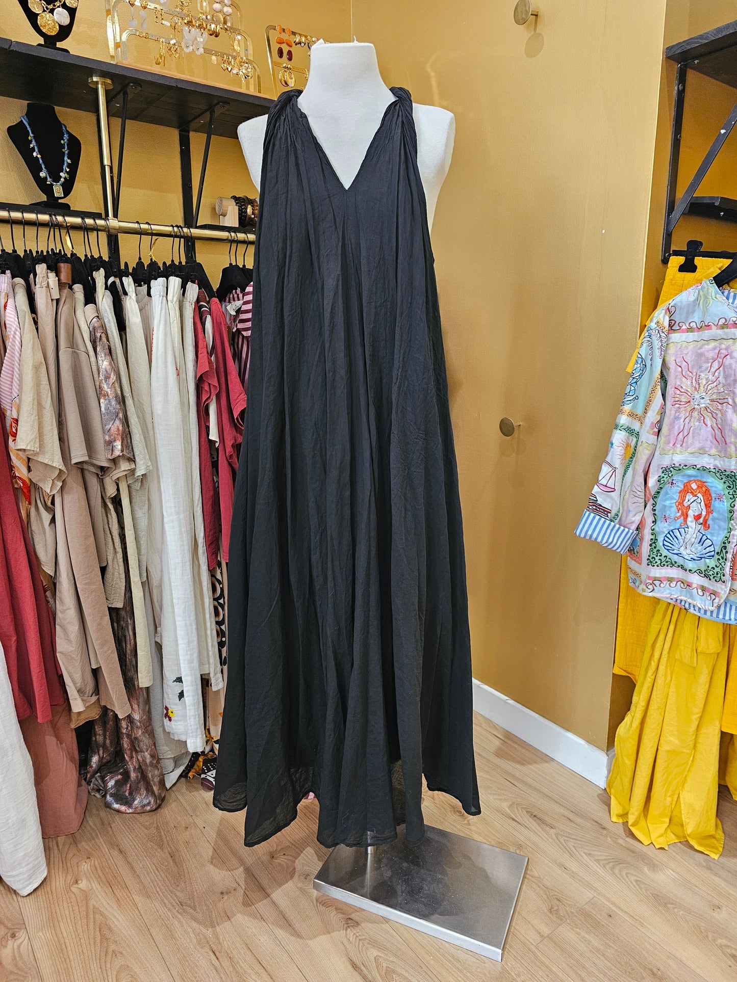 Robe noire johanna paris