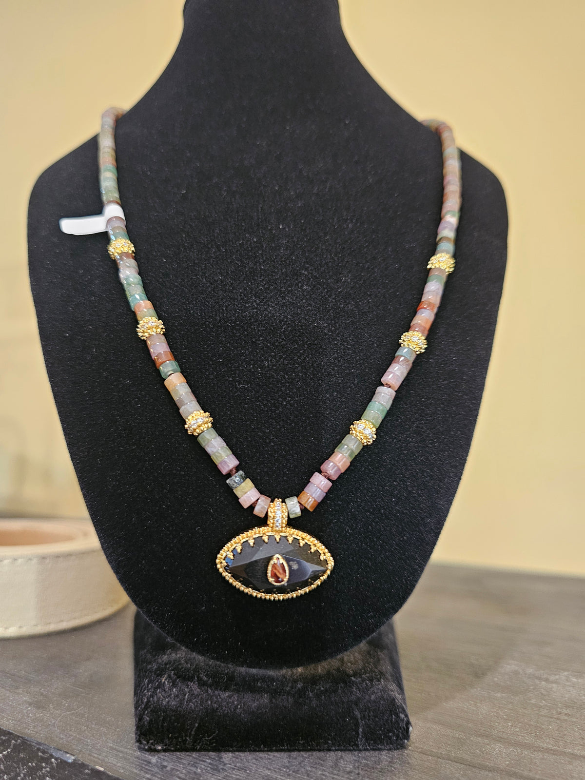 Collier oeil