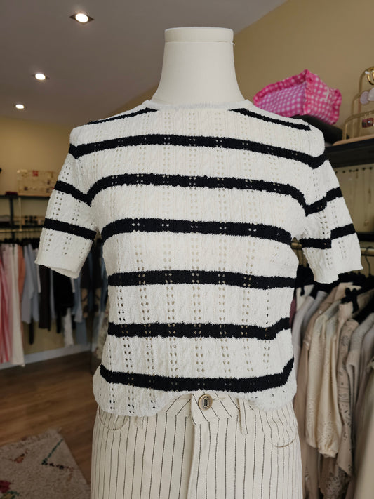 Top rayé noir et blanc