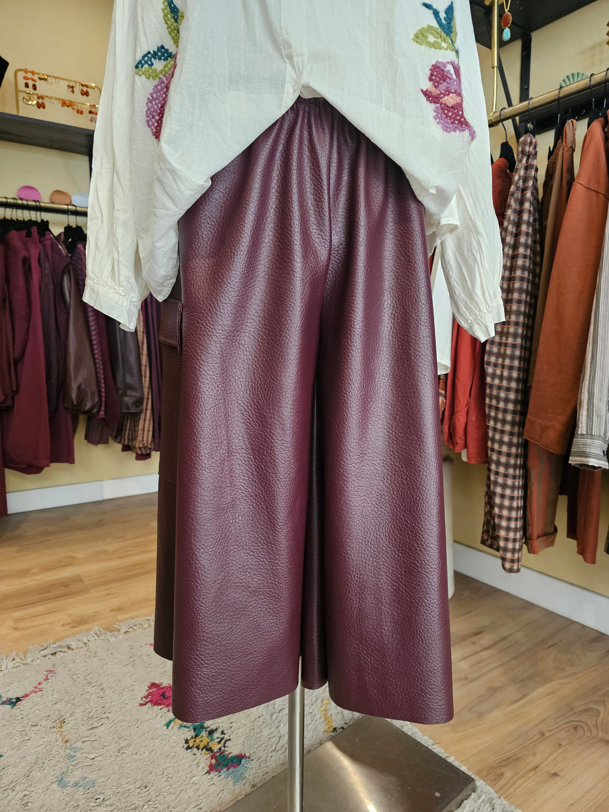 Jupe culotte en cuir prune johanna paris