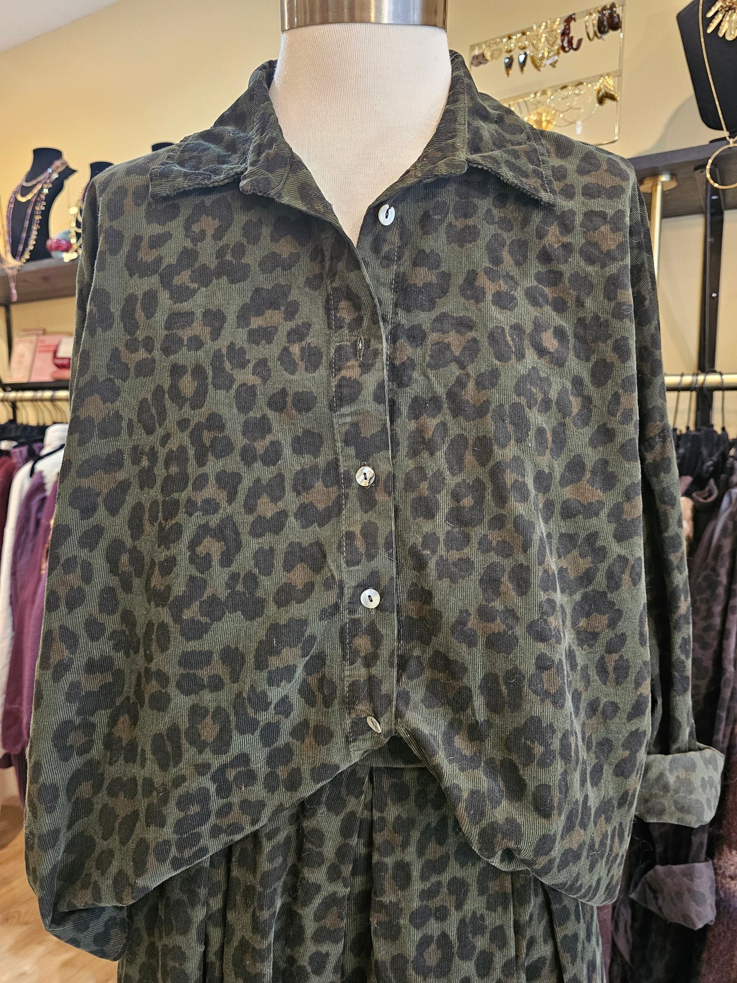 Chemise leopard kaki